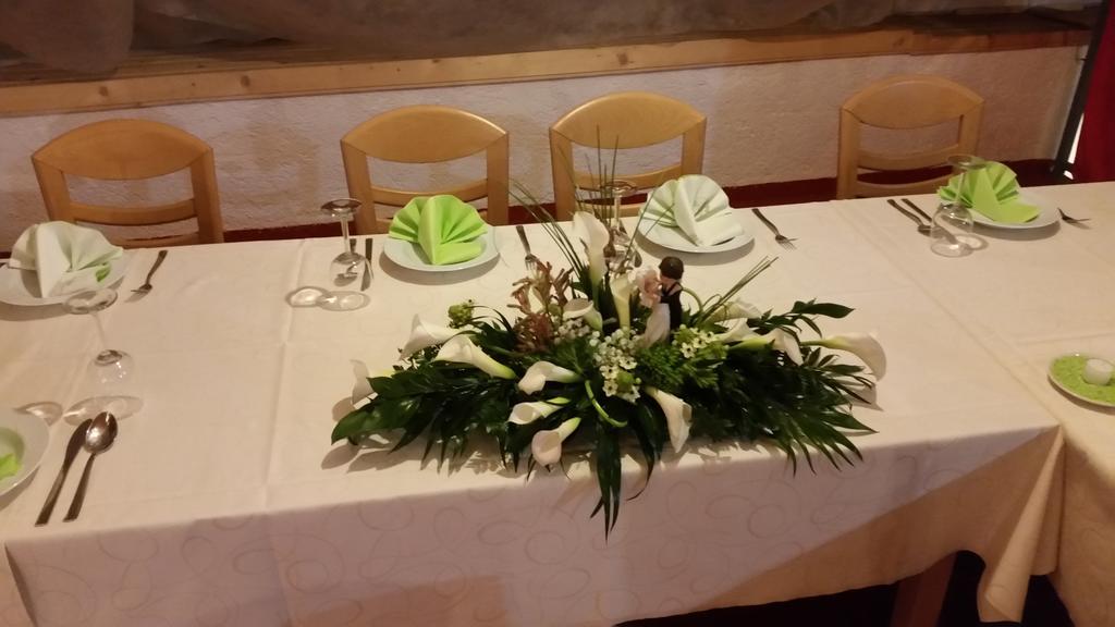 Hotel Gostilna Stara Posta Podkraj Zewnętrze zdjęcie