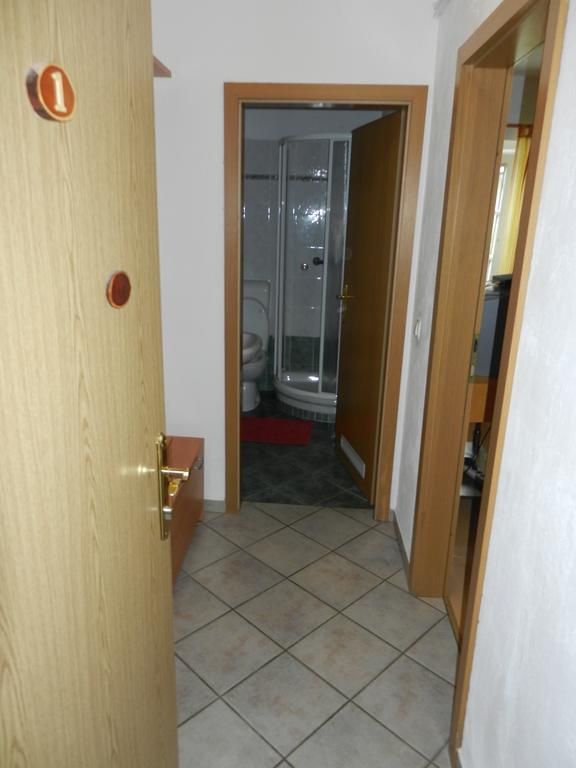 Hotel Gostilna Stara Posta Podkraj Zewnętrze zdjęcie