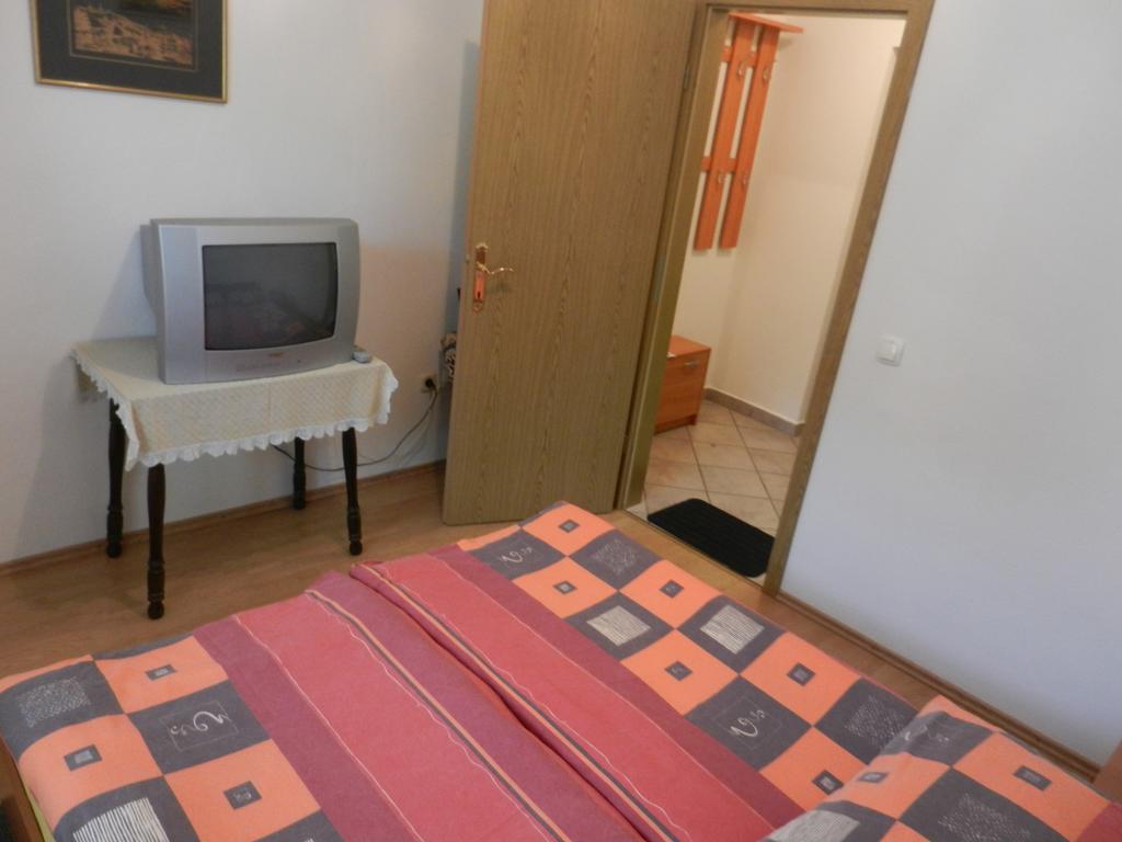 Hotel Gostilna Stara Posta Podkraj Zewnętrze zdjęcie