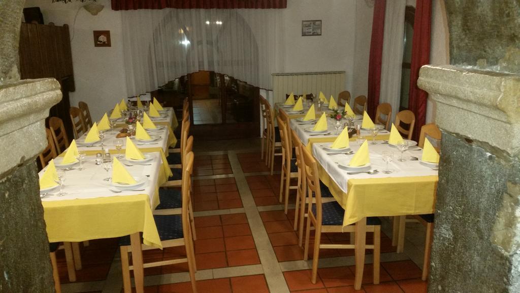 Hotel Gostilna Stara Posta Podkraj Zewnętrze zdjęcie