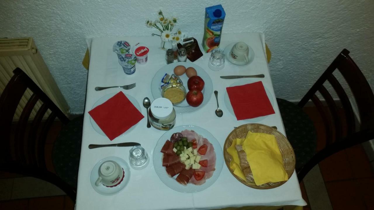 Hotel Gostilna Stara Posta Podkraj Zewnętrze zdjęcie